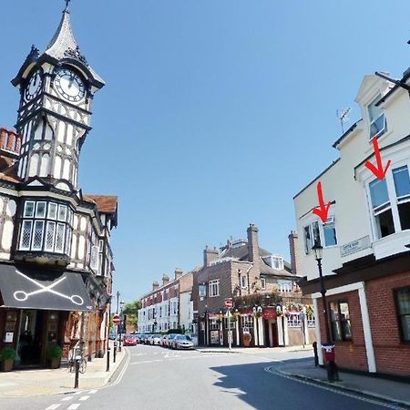 The Clock Tower Apartment - Spacious, Modern, 2 Bed Room Apartment , Southsea With Free Parking - Sleeps 4 ポーツマス エクステリア 写真