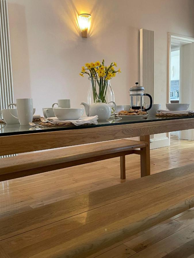 The Clock Tower Apartment - Spacious, Modern, 2 Bed Room Apartment , Southsea With Free Parking - Sleeps 4 ポーツマス エクステリア 写真