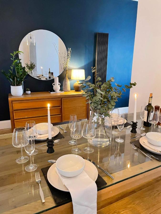 The Clock Tower Apartment - Spacious, Modern, 2 Bed Room Apartment , Southsea With Free Parking - Sleeps 4 ポーツマス エクステリア 写真
