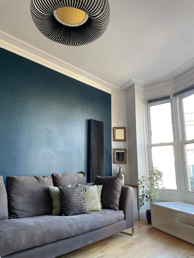 The Clock Tower Apartment - Spacious, Modern, 2 Bed Room Apartment , Southsea With Free Parking - Sleeps 4 ポーツマス エクステリア 写真