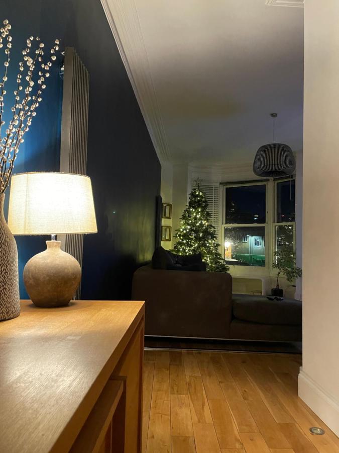 The Clock Tower Apartment - Spacious, Modern, 2 Bed Room Apartment , Southsea With Free Parking - Sleeps 4 ポーツマス エクステリア 写真